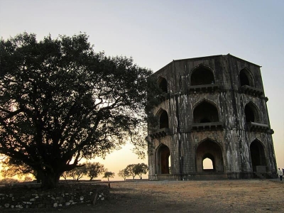 Family Getaway 2 Days 1 Night Maharashtra Vacation Package